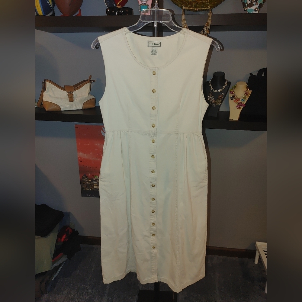 L.L. Bean Cream Sleeveless Sheath Dress With Pockets, Size 8 (Medium). - Picture 2 of 6